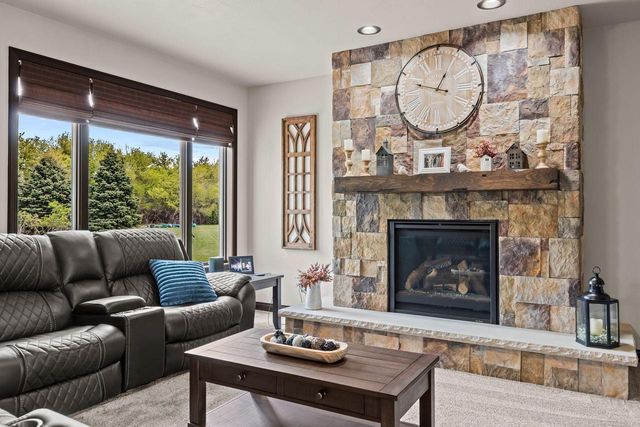 5770 W Natures LANE, Appleton, WI 54914