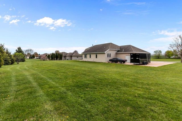 5770 W Natures LANE, Appleton, WI 54914