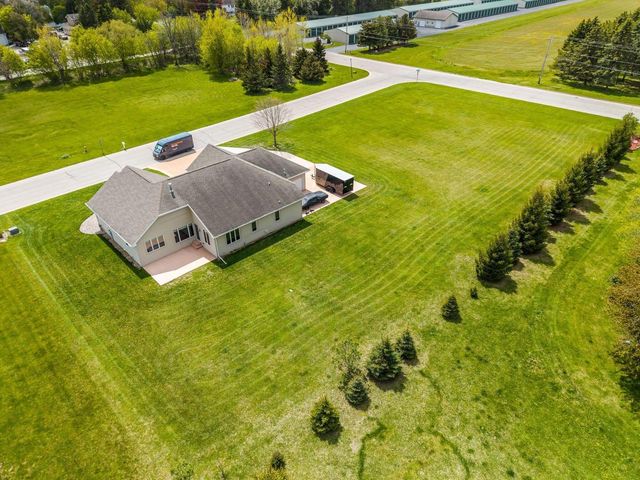 5770 W Natures LANE, Appleton, WI 54914