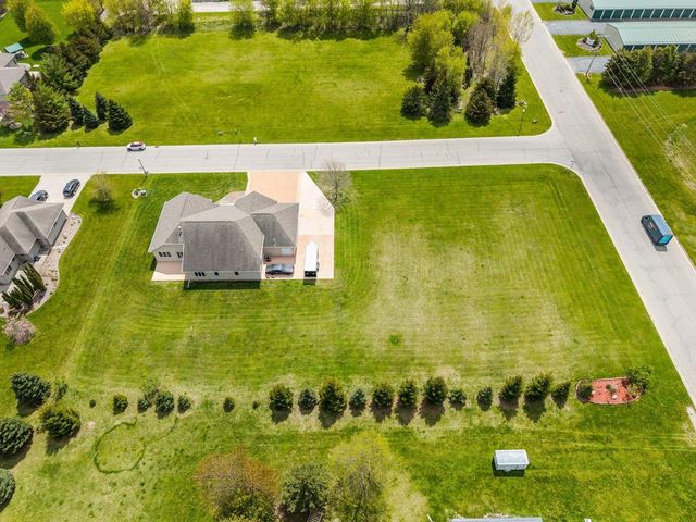 5770 W Natures LANE, Appleton, WI 54914