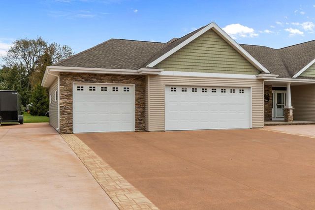5770 W Natures LANE, Appleton, WI 54914