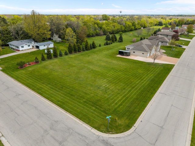 5770 W Natures LANE, Appleton, WI 54914