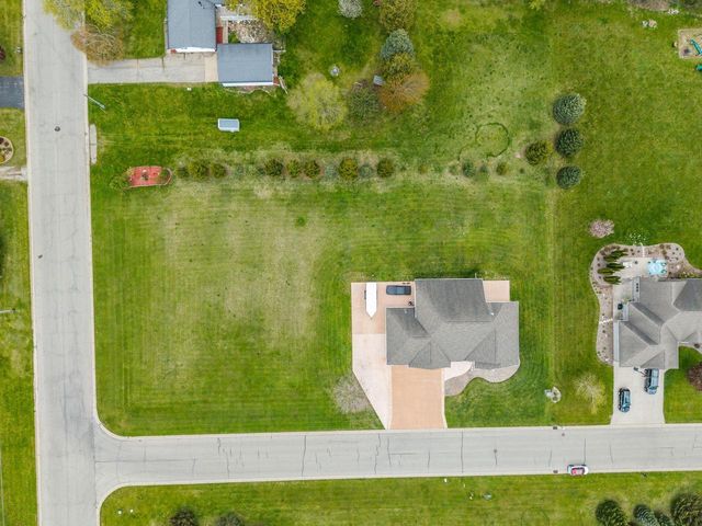 5770 W Natures LANE, Appleton, WI 54914