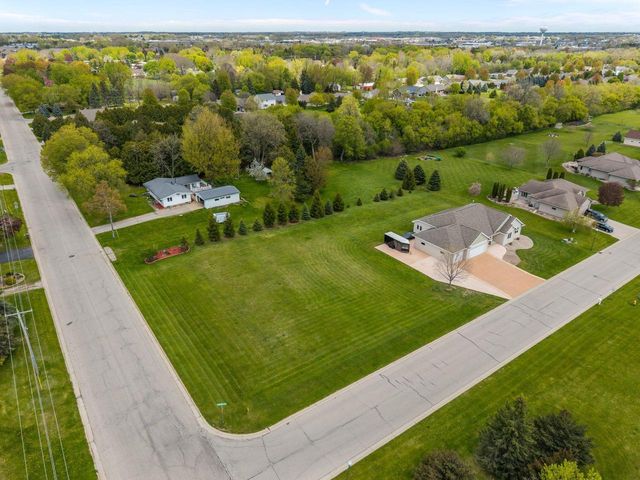5770 W Natures LANE, Appleton, WI 54914