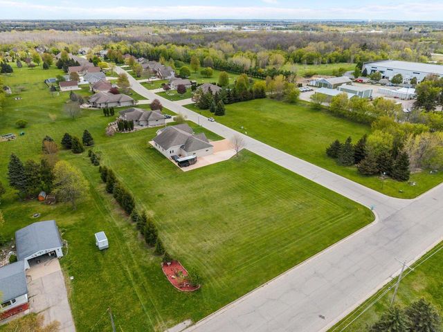 5770 W Natures LANE, Appleton, WI 54914