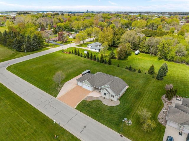 5770 W Natures LANE, Appleton, WI 54914