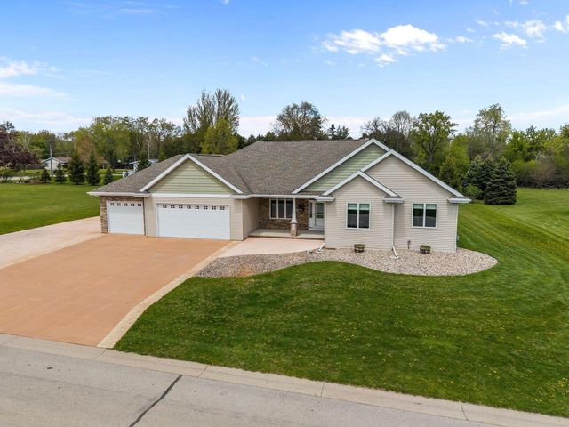 5770 W Natures LANE, Appleton, WI 54914