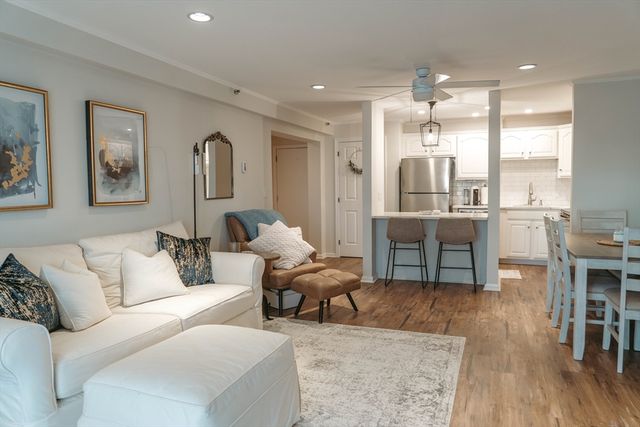 12 Summit Ave 4, Beverly, MA 01915