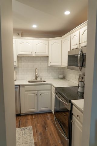 12 Summit Ave 4, Beverly, MA 01915