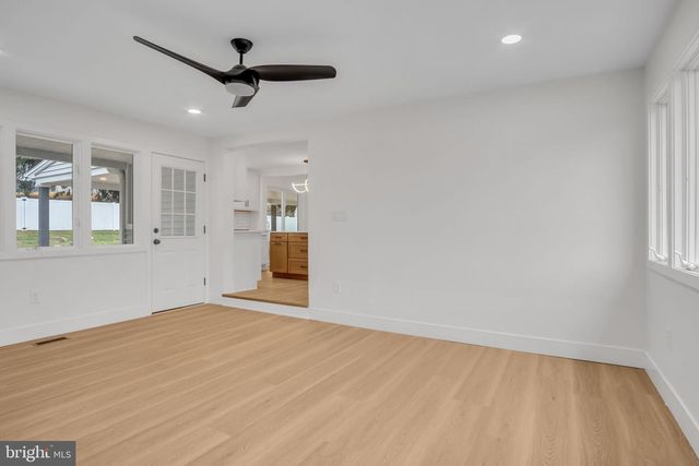 7 CRESCENT DR, New Cumberland, PA 17070