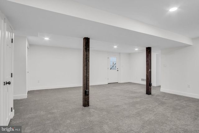 7 CRESCENT DR, New Cumberland, PA 17070