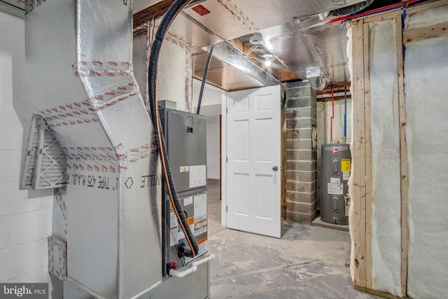 7 CRESCENT DR, New Cumberland, PA 17070