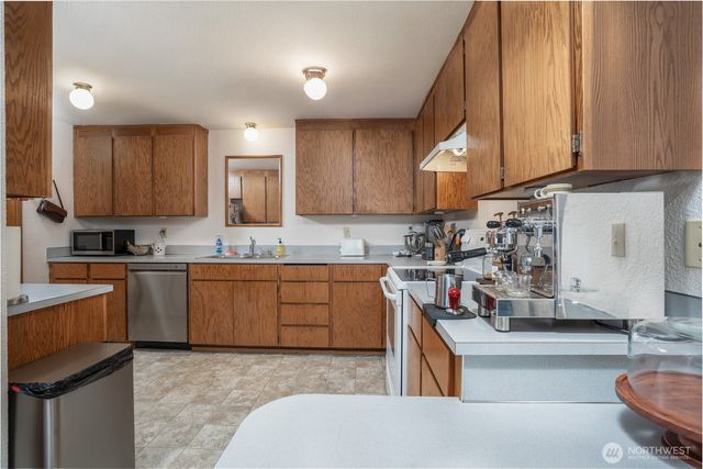 1408 103rd Street E, Tacoma, WA 98445