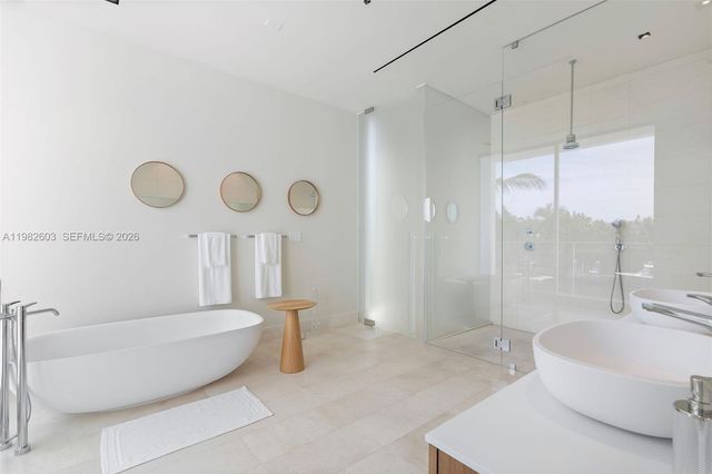 1011 W 48th St 8, Miami Beach, FL 33140