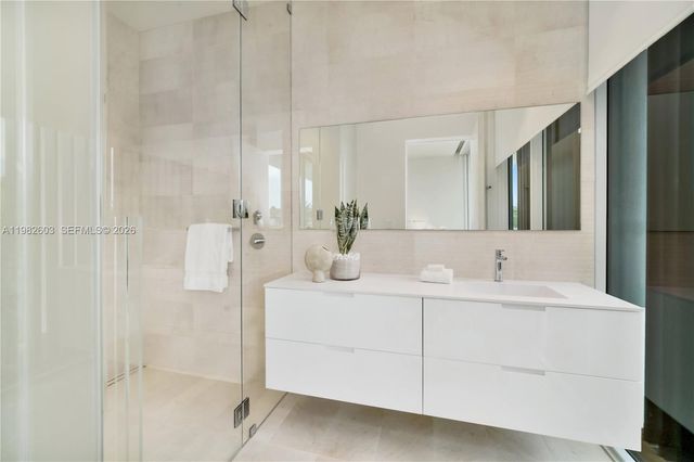 1011 W 48th St 8, Miami Beach, FL 33140