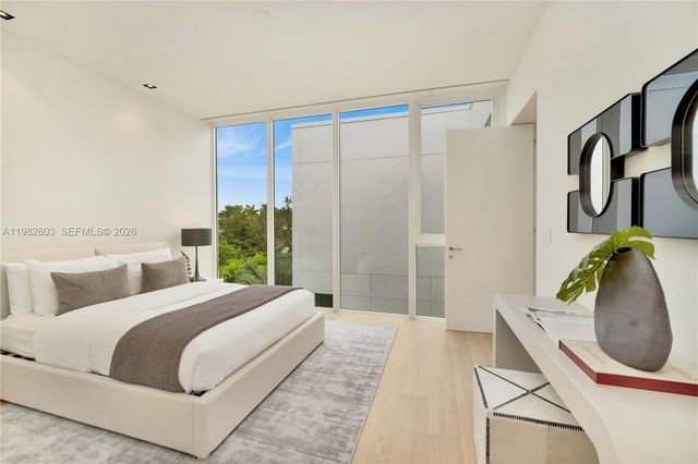 1011 W 48th St 8, Miami Beach, FL 33140