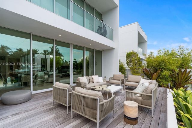 1011 W 48th St 8, Miami Beach, FL 33140