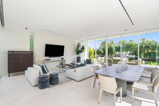 1011 W 48th St 8, Miami Beach, FL 33140