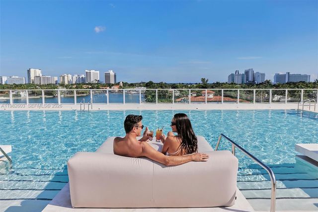 1011 W 48th St 8, Miami Beach, FL 33140