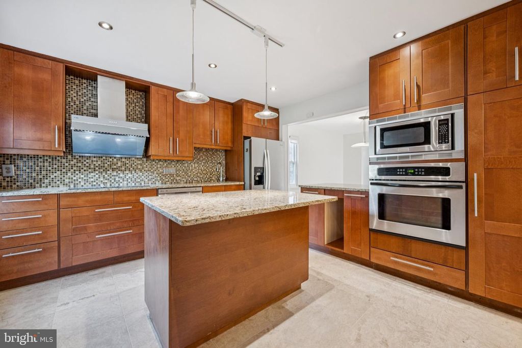 12260 GREENLEAF AVE, Potomac, MD 20854