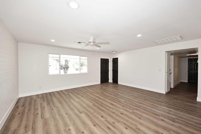 10537 W La Jolla Drive, Sun City, AZ 85351