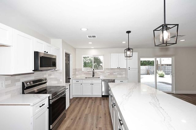 10537 W La Jolla Drive, Sun City, AZ 85351