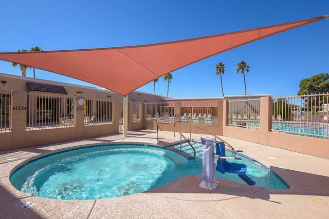 10537 W La Jolla Drive, Sun City, AZ 85351