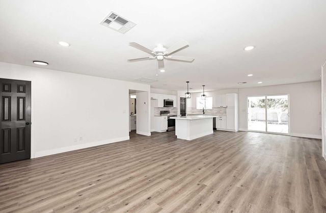 10537 W La Jolla Drive, Sun City, AZ 85351