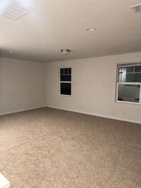 Image 15 of property listing at 6622 E Berkeley Avenue, Fresno, CA 93727