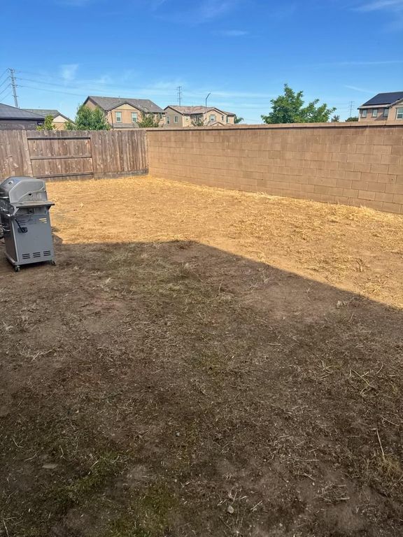 Image 22 of property listing at 6622 E Berkeley Avenue, Fresno, CA 93727