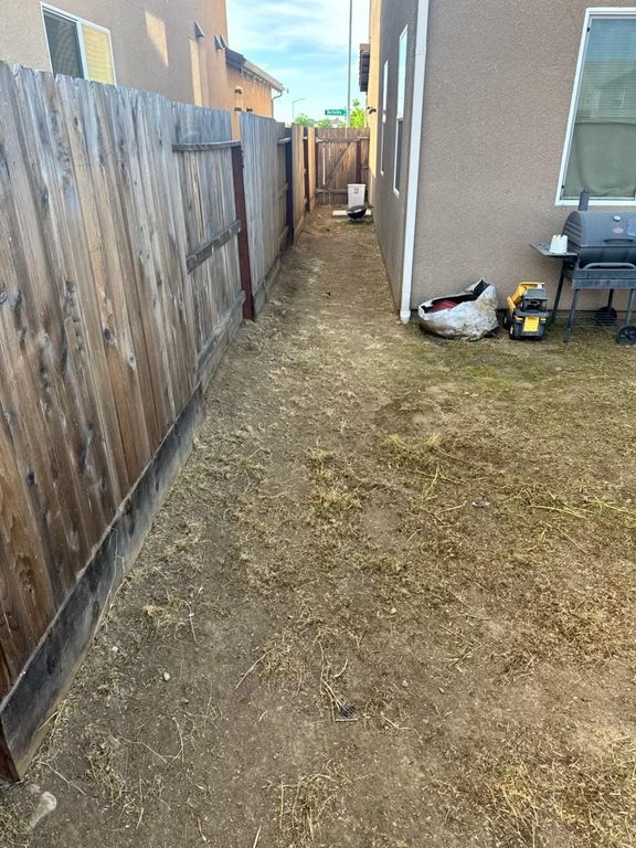 Image 23 of property listing at 6622 E Berkeley Avenue, Fresno, CA 93727