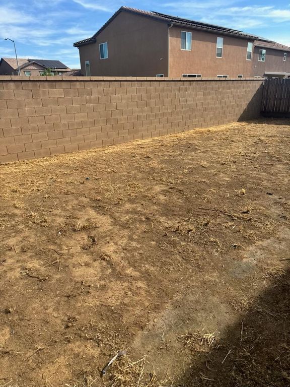 Image 24 of property listing at 6622 E Berkeley Avenue, Fresno, CA 93727