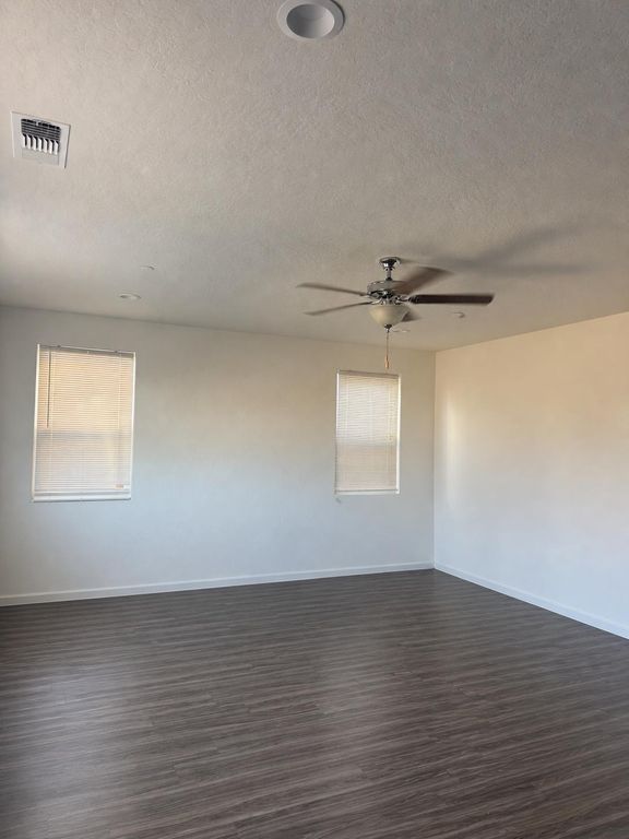 Image 6 of property listing at 6622 E Berkeley Avenue, Fresno, CA 93727