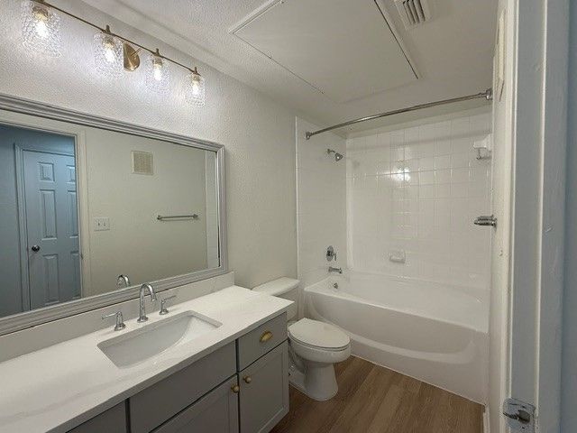 2300 Kathryn Lane 2124, Plano, TX 75025