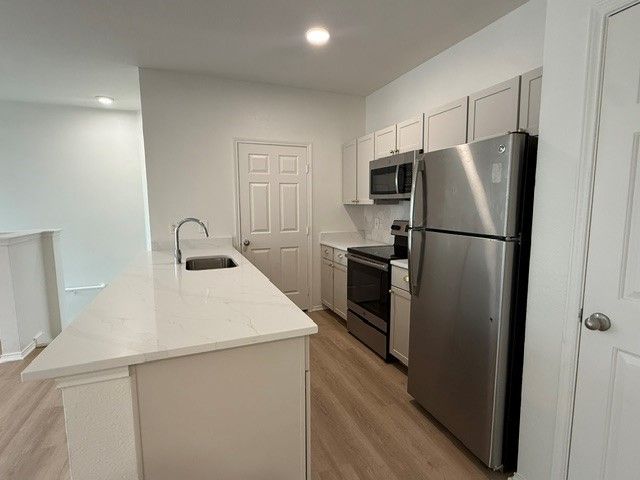 2300 Kathryn Lane 2124, Plano, TX 75025