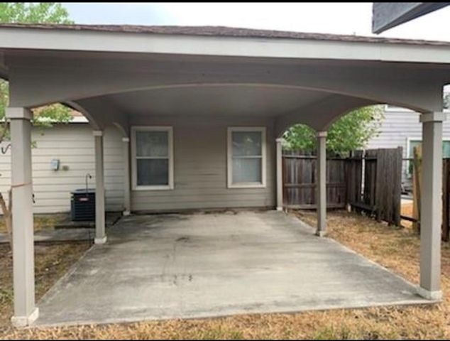 15823 Regal Trace Lane, Houston, TX 77073