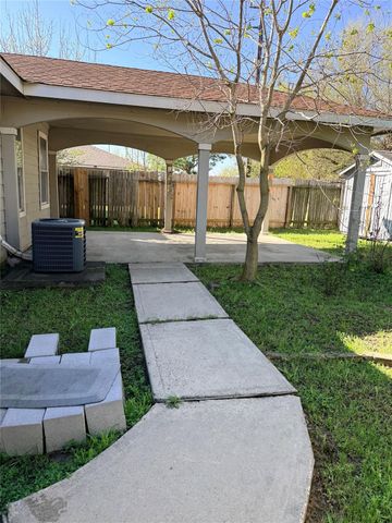 15823 Regal Trace Lane, Houston, TX 77073