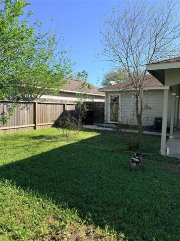 15823 Regal Trace Lane, Houston, TX 77073
