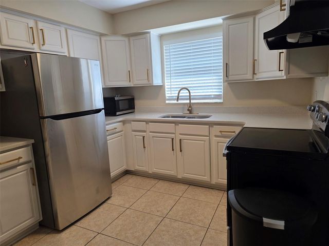 5733 66TH LANE N, St Petersburg, FL 33709