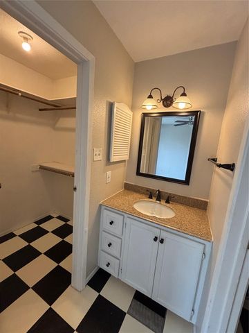 14515 Wunderlich Drive 315, Houston, TX 77069