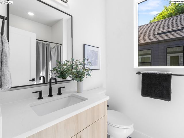 9217 N Seneca St, Portland, OR 97203