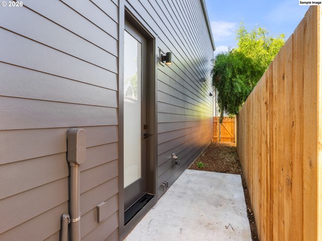9217 N Seneca St, Portland, OR 97203
