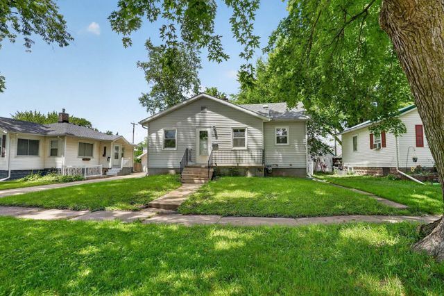818 Home Park Boulevard, Waterloo, IA 50701