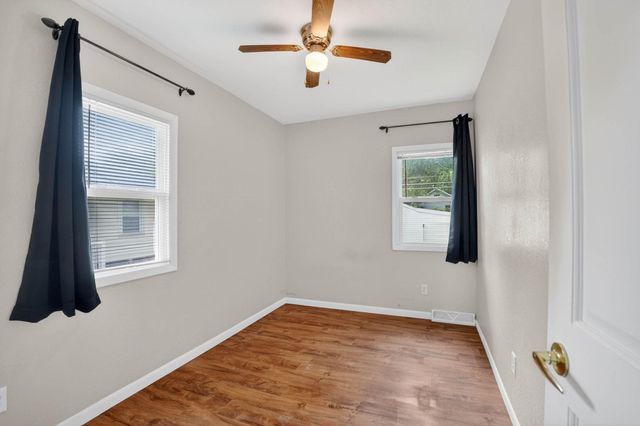818 Home Park Boulevard, Waterloo, IA 50701