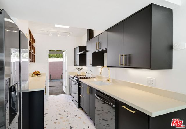1818 N Berne Drive, Palm Springs, CA 92262