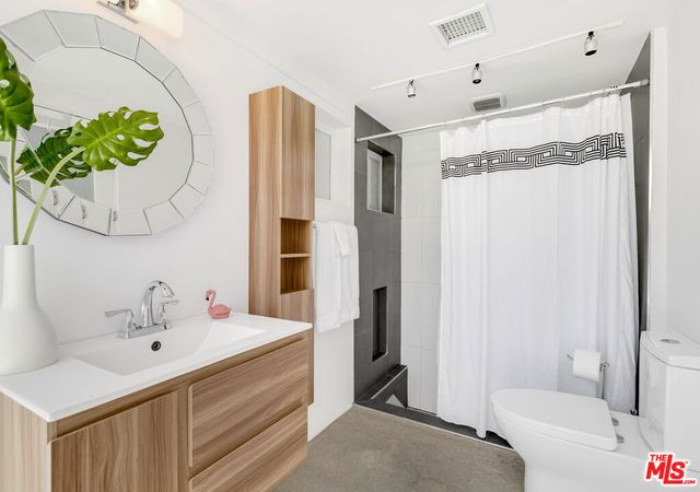 1818 N Berne Drive, Palm Springs, CA 92262