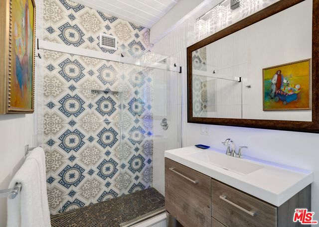 1818 N Berne Drive, Palm Springs, CA 92262