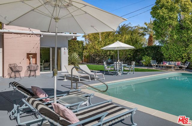 1818 N Berne Drive, Palm Springs, CA 92262