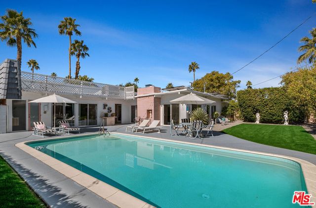 1818 N Berne Drive, Palm Springs, CA 92262