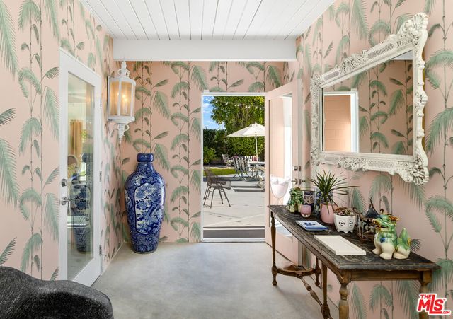 1818 N Berne Drive, Palm Springs, CA 92262